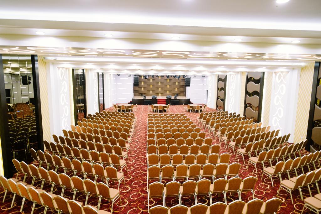 Alpha Hotel Пеканбару Экстерьер фото