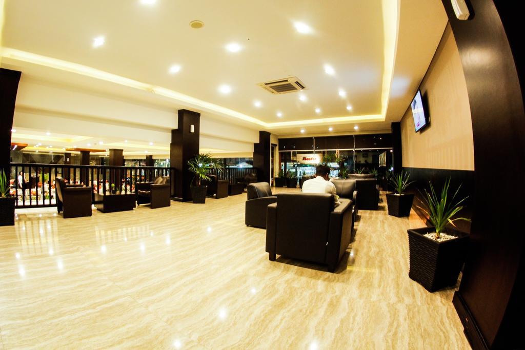 Alpha Hotel Пеканбару Экстерьер фото