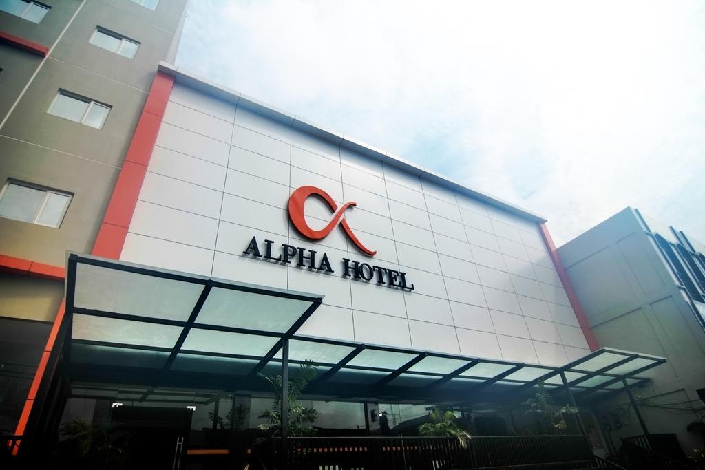 Alpha Hotel Пеканбару Экстерьер фото