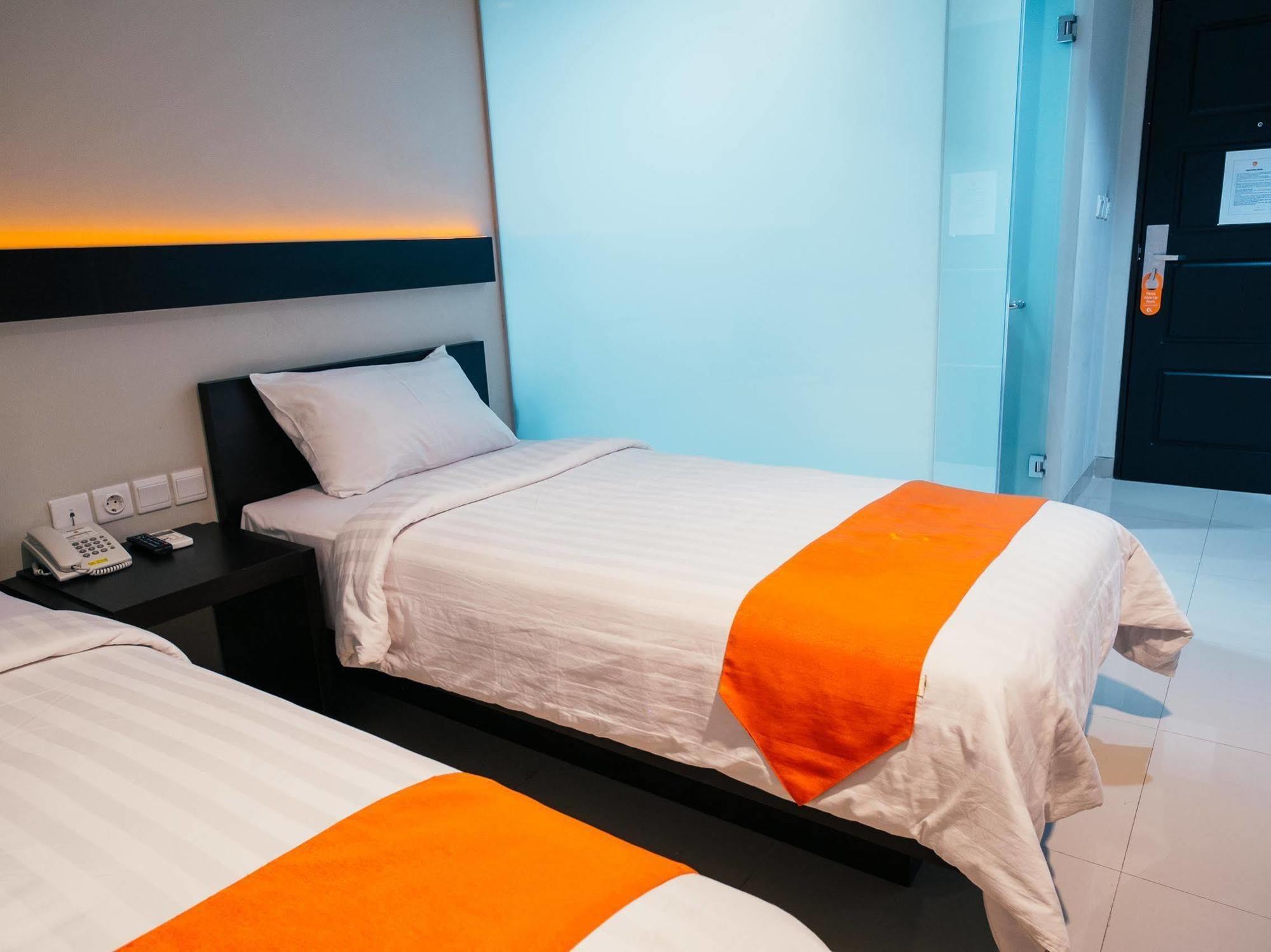 Alpha Hotel Пеканбару Экстерьер фото